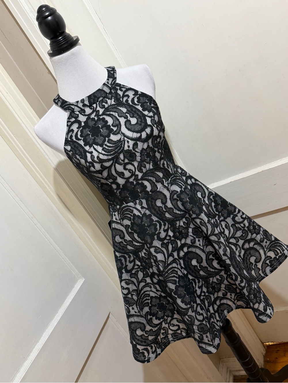 NWT! Women's small Lulu's Black Lace Overlay Halter cocktail dress
